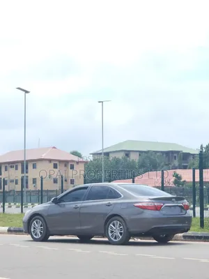 Toyota Camry 2016