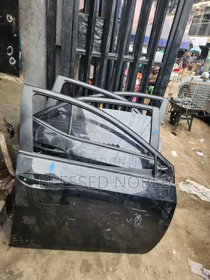 Door Corolla 2014
