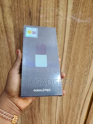 New Samsung Galaxy Z Flip 5 256 GB Green