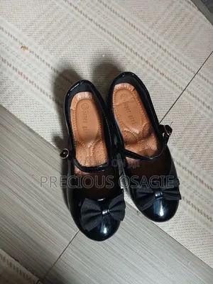 Girl Black Shoe