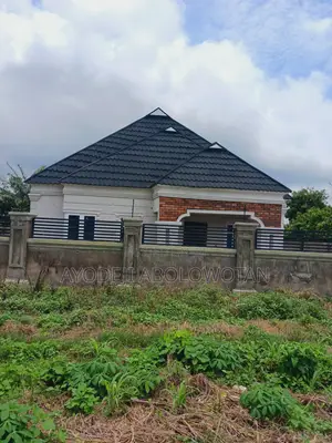 3bdrm Bungalow in Osogbo for sale