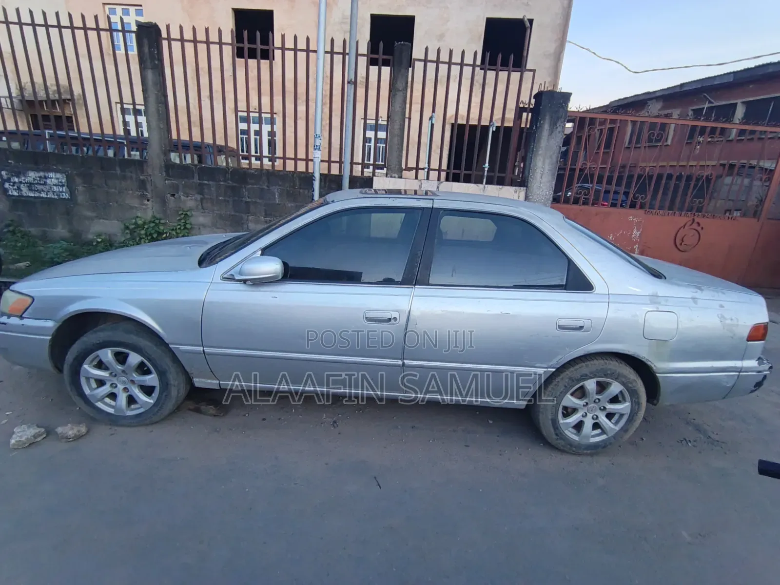 Toyota Camry Automatic 1999 Silver