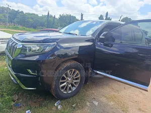 Toyota Land Cruiser Prado 2013 Black