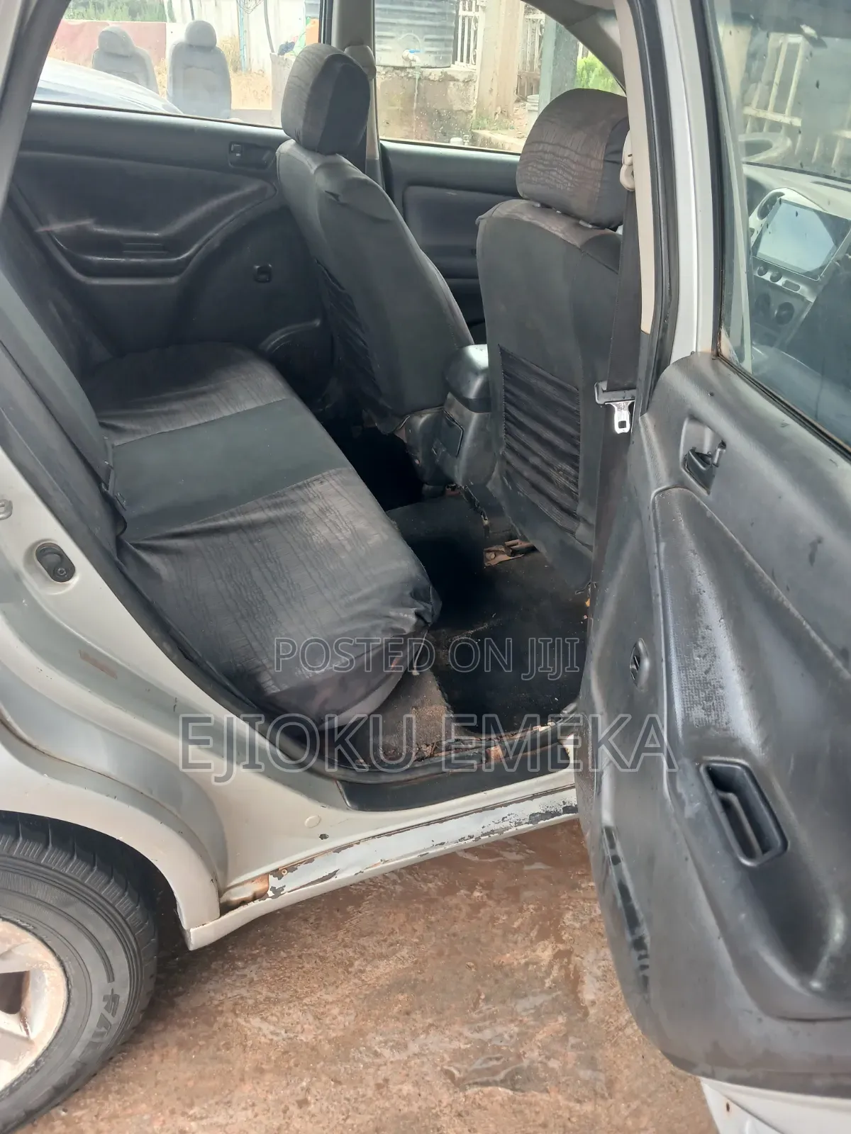 Pontiac Vibe Automatic 2004 Silver