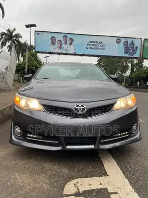 Toyota Camry SE 4dr Sedan (3.5L 6cyl 6A) 2014 Gray