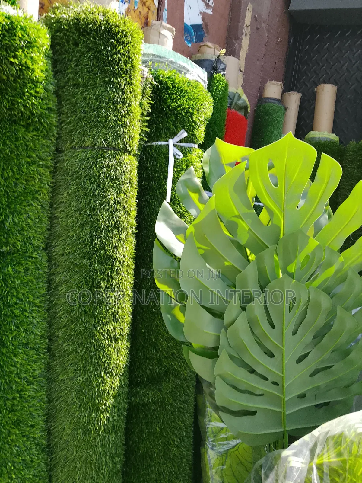 High Quality Artificial Grass. Available in Different Sizes and Colour