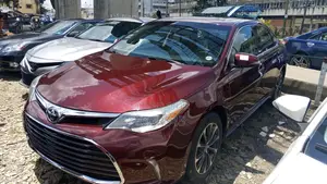 Toyota Avalon XLE Premium FWD Sedan (3.6L 6cyl 6A) 2016 Red