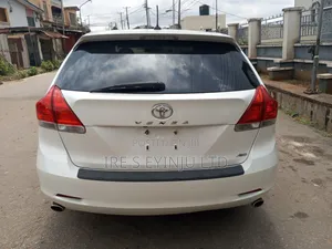 Toyota Venza 2010 White