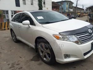 Toyota Venza 2010 White