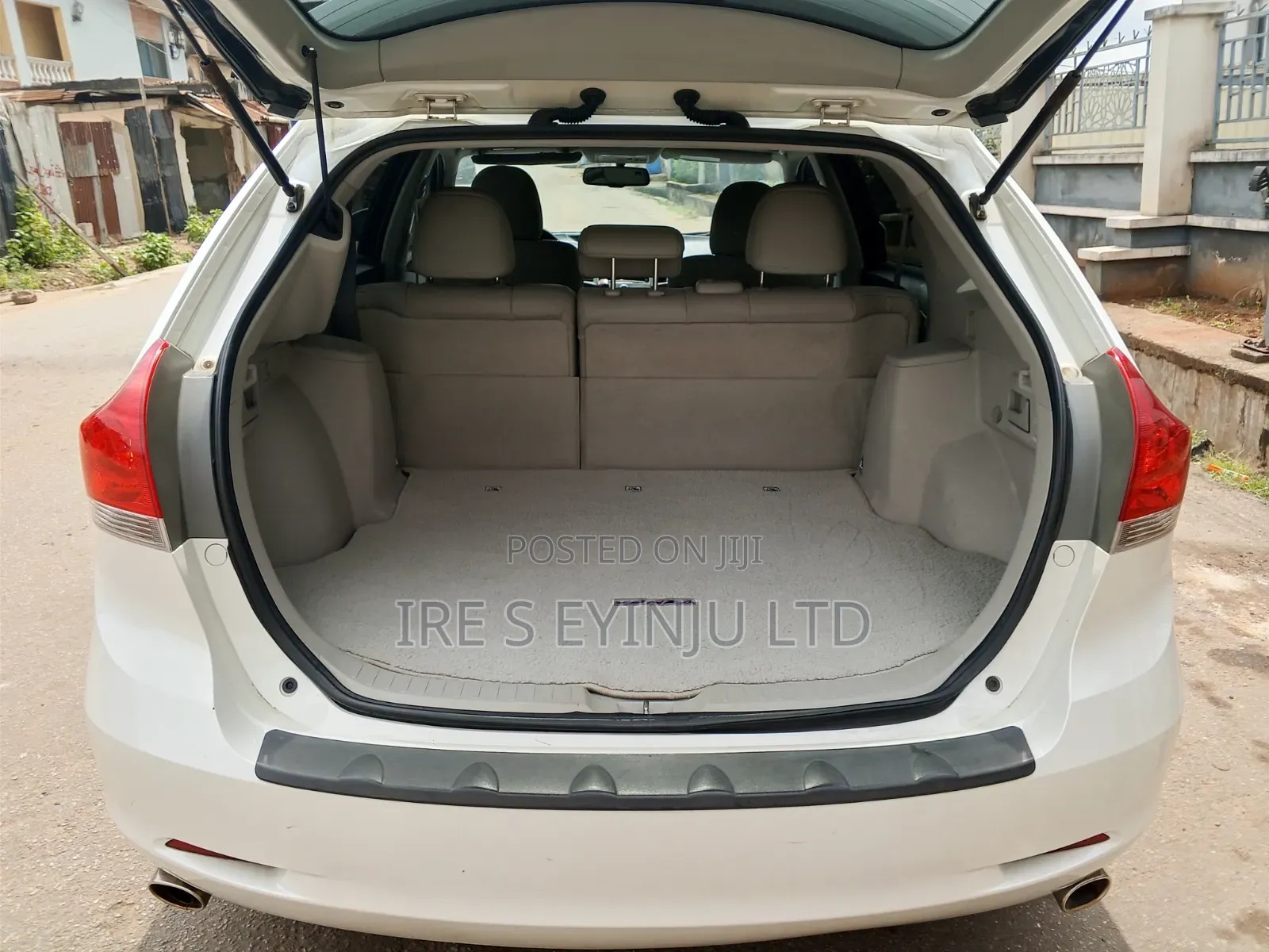 Toyota Venza 2010 White