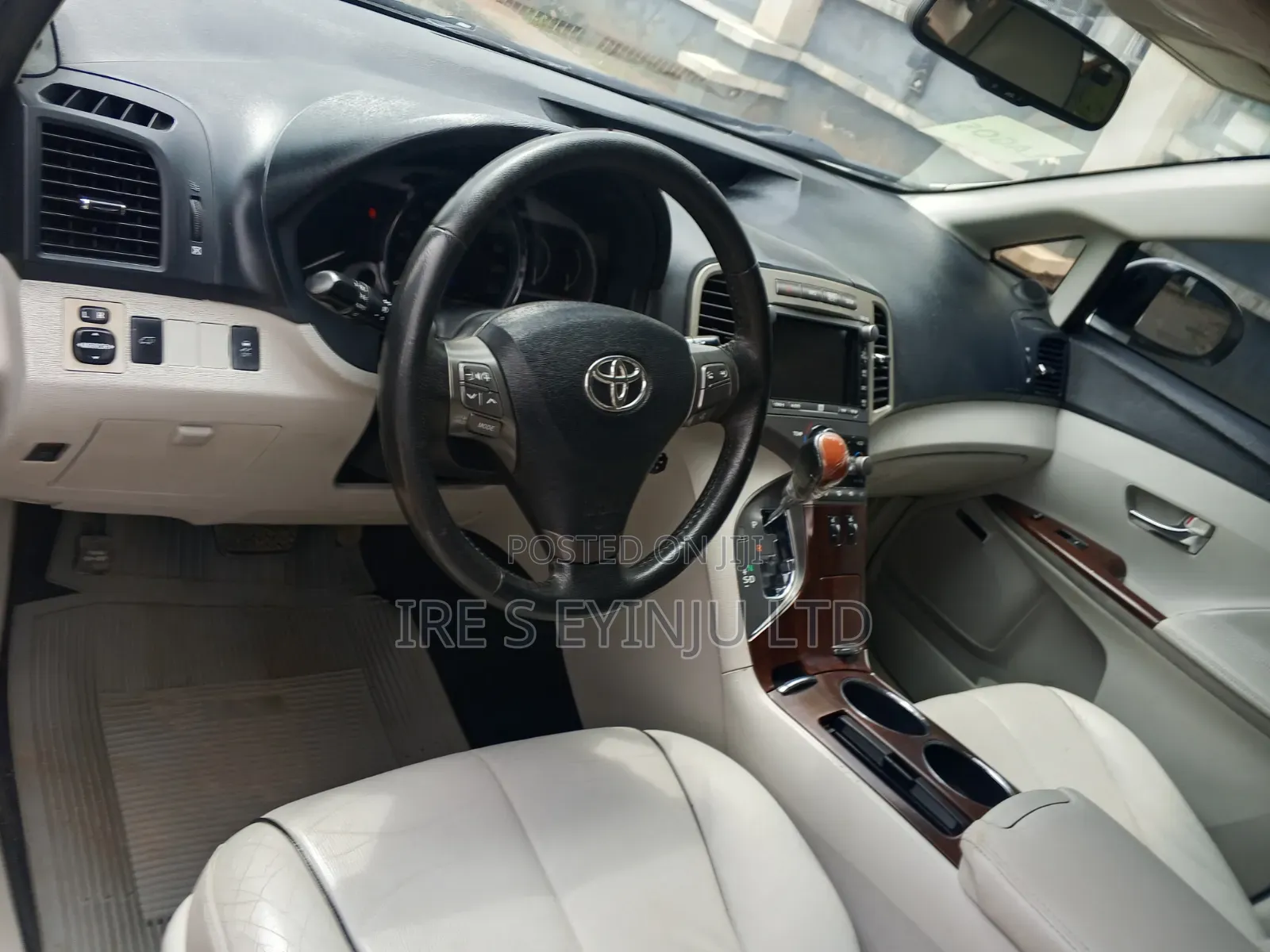 Toyota Venza 2010 White