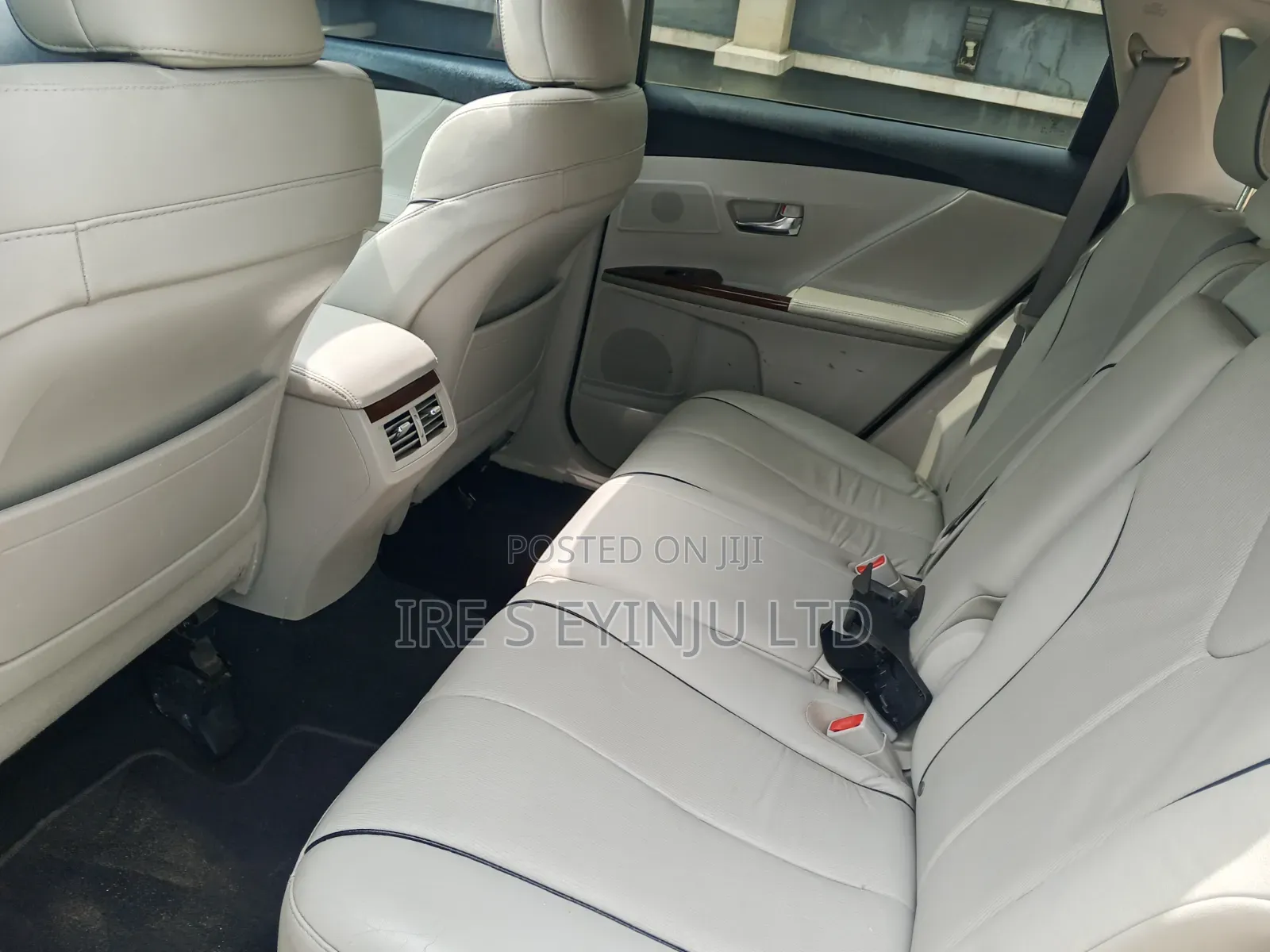 Toyota Venza 2010 White