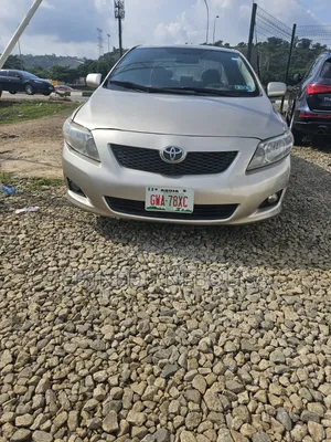 Toyota Corolla 2010 Gold