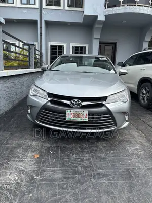 Toyota Camry LE 4dr Sedan (2.5L 4cyl 6A) 2016 Silver