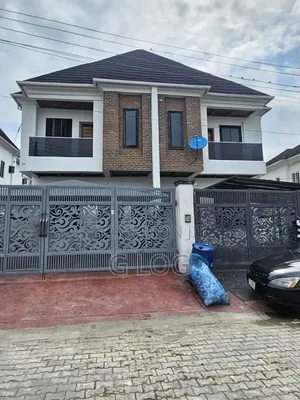 4bdrm Duplex in Chevron for sale