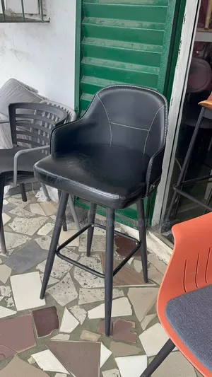 Quality Armed Barstool