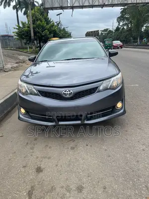 Toyota Camry SE 4dr Sedan (2.5L 4cyl 6A) 2013 Gray