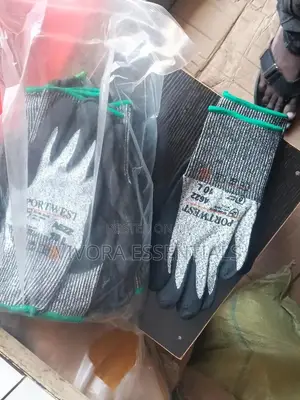 Heavy-Duty Cut-Resistant Work Gloves