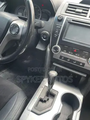 Toyota Camry SE 4dr Sedan (2.5L 4cyl 6A) 2013 Gray