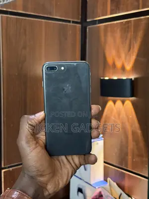 Apple iPhone 8 Plus 64 GB Black