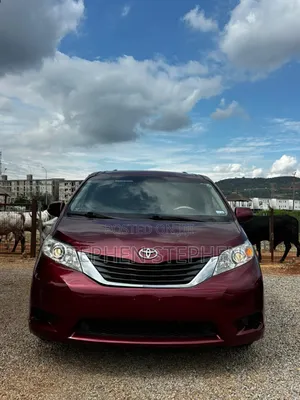 Toyota Sienna LE AWD 7-Passenger 2013 Maroon