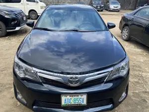 Toyota Camry XLE 4dr Sedan (3.5L 6cyl 6A) 2014 Blue