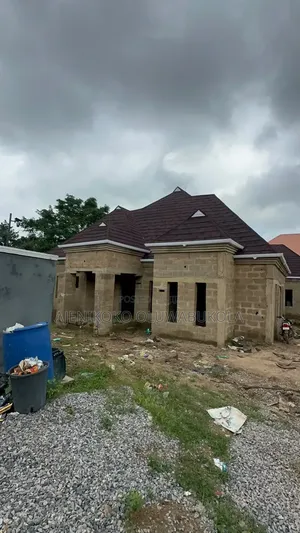 3bdrm Bungalow in Oluwo, Ibadan for sale