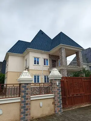 4bdrm Duplex in FHA for sale