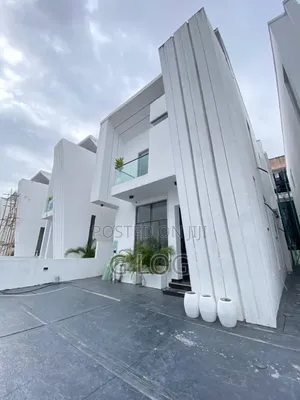 4bdrm Duplex in Chevron for sale