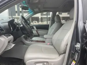 Toyota Highlander Limited 3.5l 4WD 2013 Gray