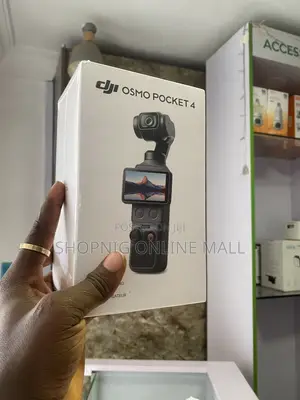 DJI Osmo Pocket 4 Creator Combo