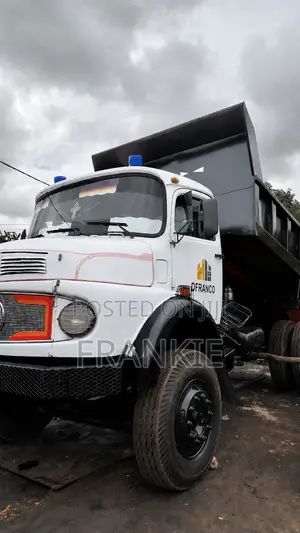 Mercedes Benz 1513 Tipper (Dump Truck)