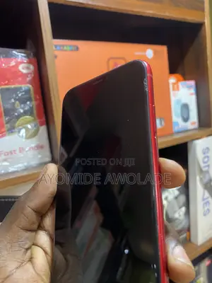 Apple iPhone XR 64 GB Red