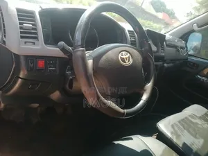 Toyota HiAce 2008 White
