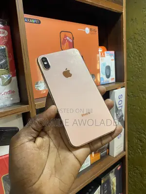 Apple iPhone XS Max 64 GB Gold