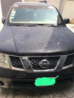 Nissan Pathfinder SE 2005 Black