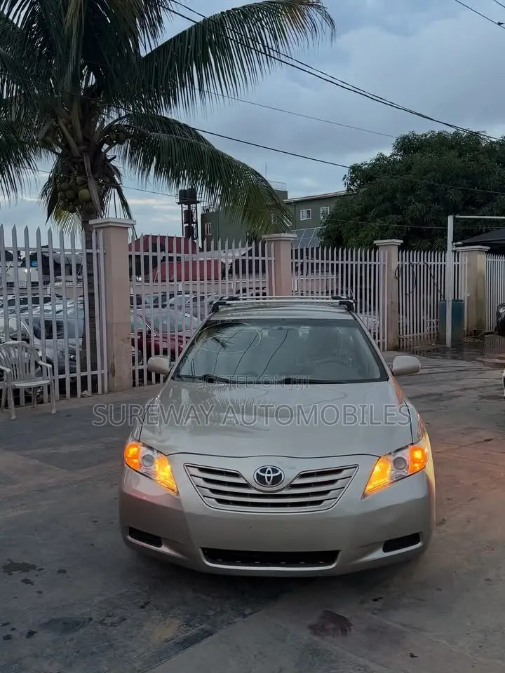 Toyota Camry 2008 Gold