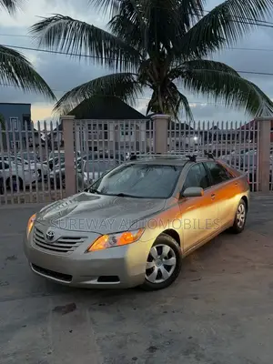 Toyota Camry 2008 Gold