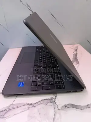 Laptop HP 250 G10 8GB Intel Core i5 SSD 256GB
