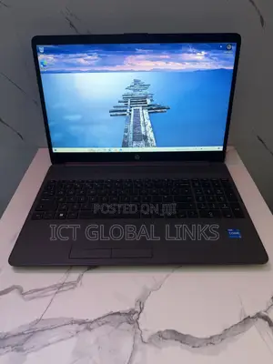 Laptop HP 250 G10 16GB Intel Core i5 SSD 256GB