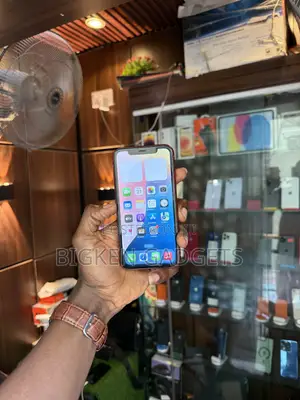 Apple iPhone XR 64 GB Red