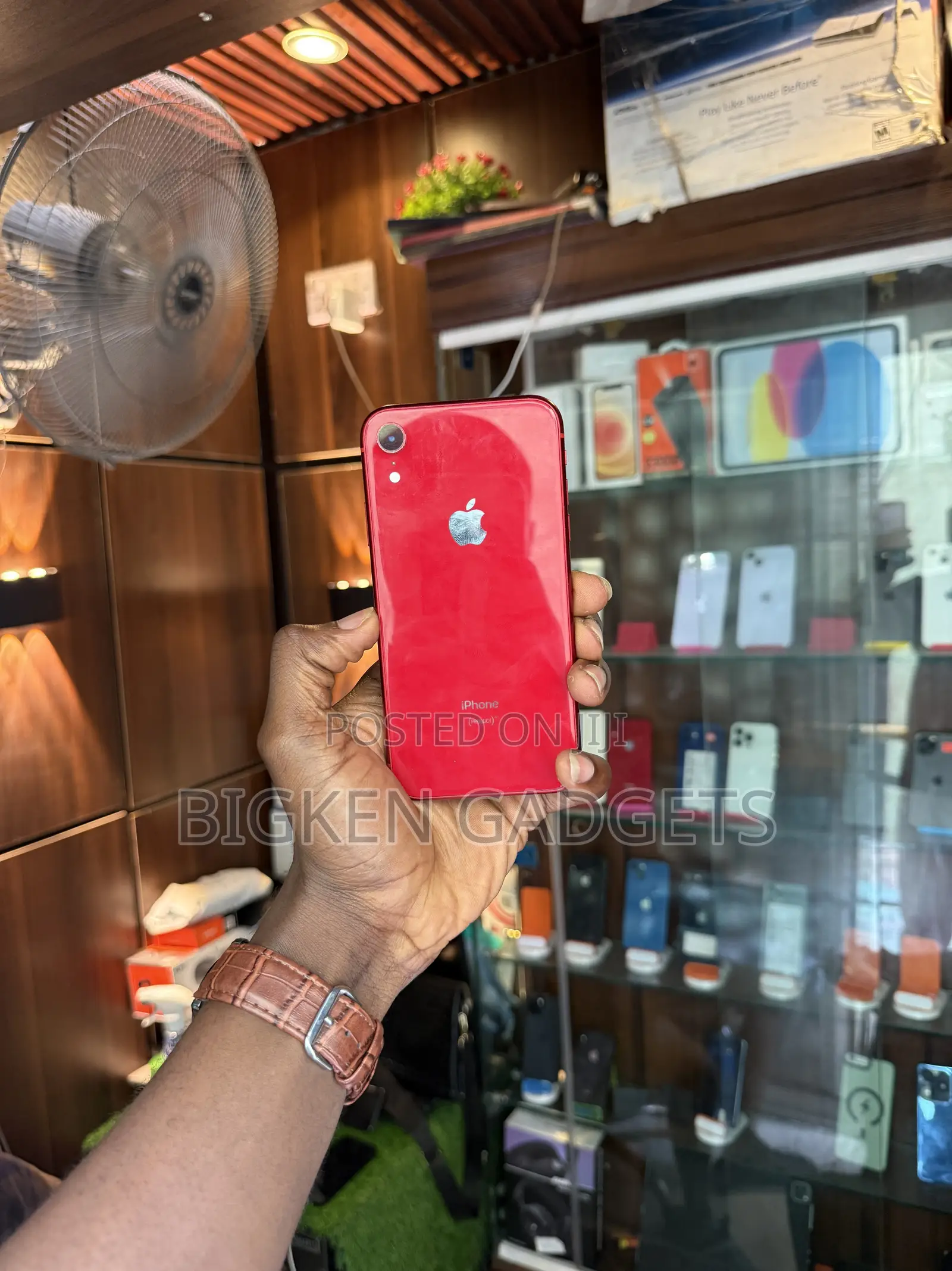 Apple iPhone XR 64 GB Red