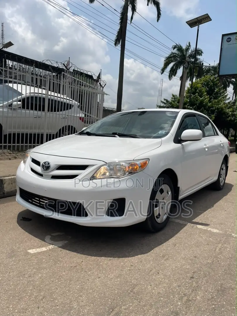 Toyota Corolla 2011 White