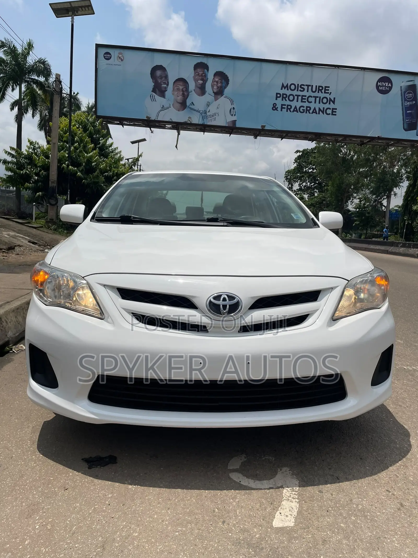 Toyota Corolla 2011 White