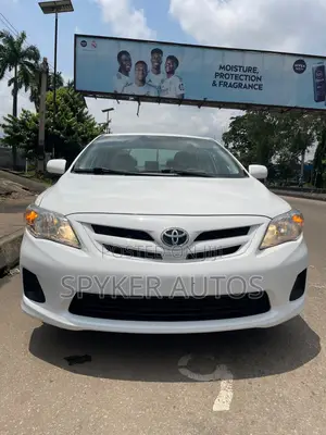 Toyota Corolla 2011 White