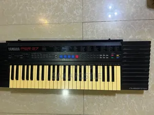 Yamaha PSR27 Keyboard