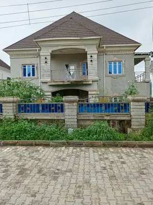 5bdrm Duplex in FHA for sale