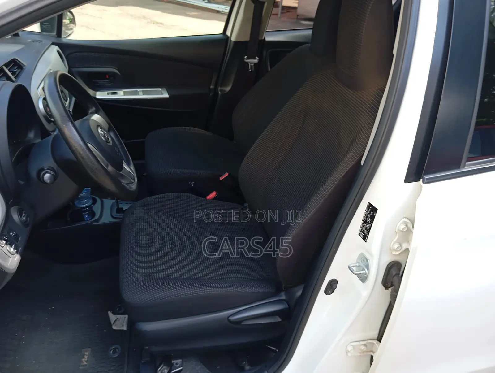 Toyota Vitz 2016 White