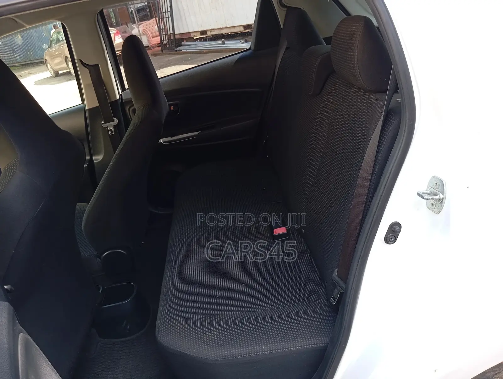 Toyota Vitz 2016 White