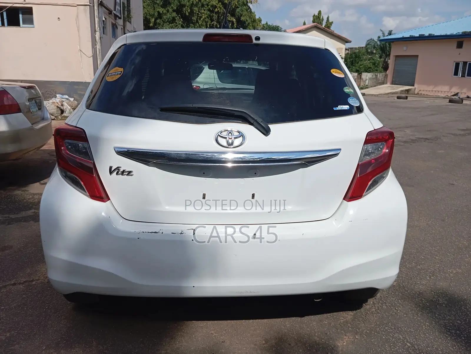 Toyota Vitz 2016 White